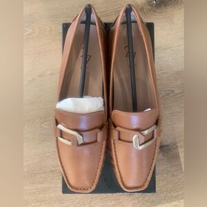 Edit 27, size 9, English tea loafers